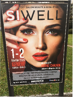 Publicité du salon Siwell montrant un visage féminin très lisse correspondant aux critères de beauté européens actuels listant des prestations à réaliser pour atteindre cet idéal irréaliste.