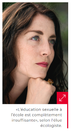 Portrait de Léonore Porchet: son visage et son regard sont tournées vers le côté droit de l'image.